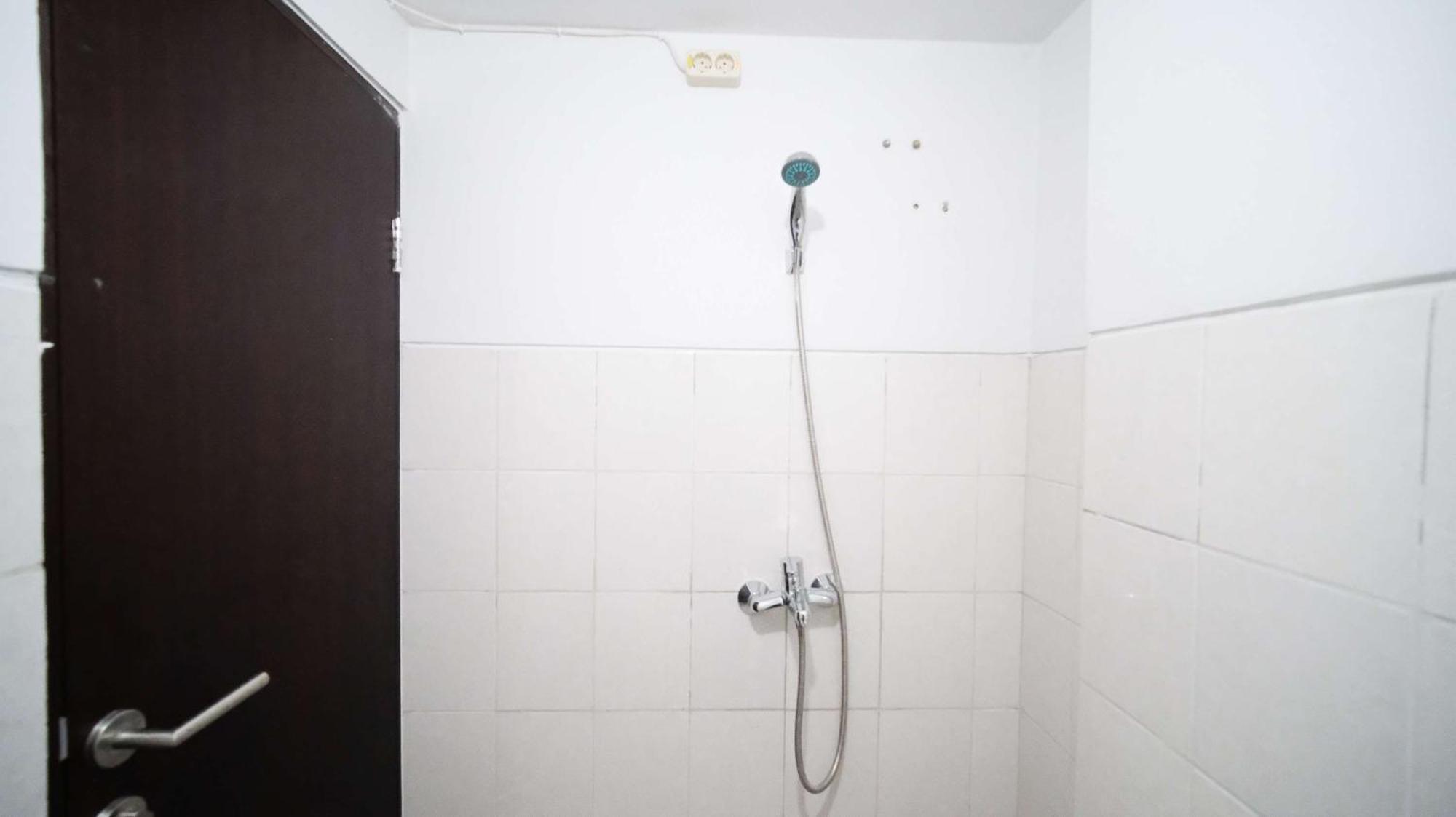 New With Strategic Location At Suncity By Travelio Apartemen *