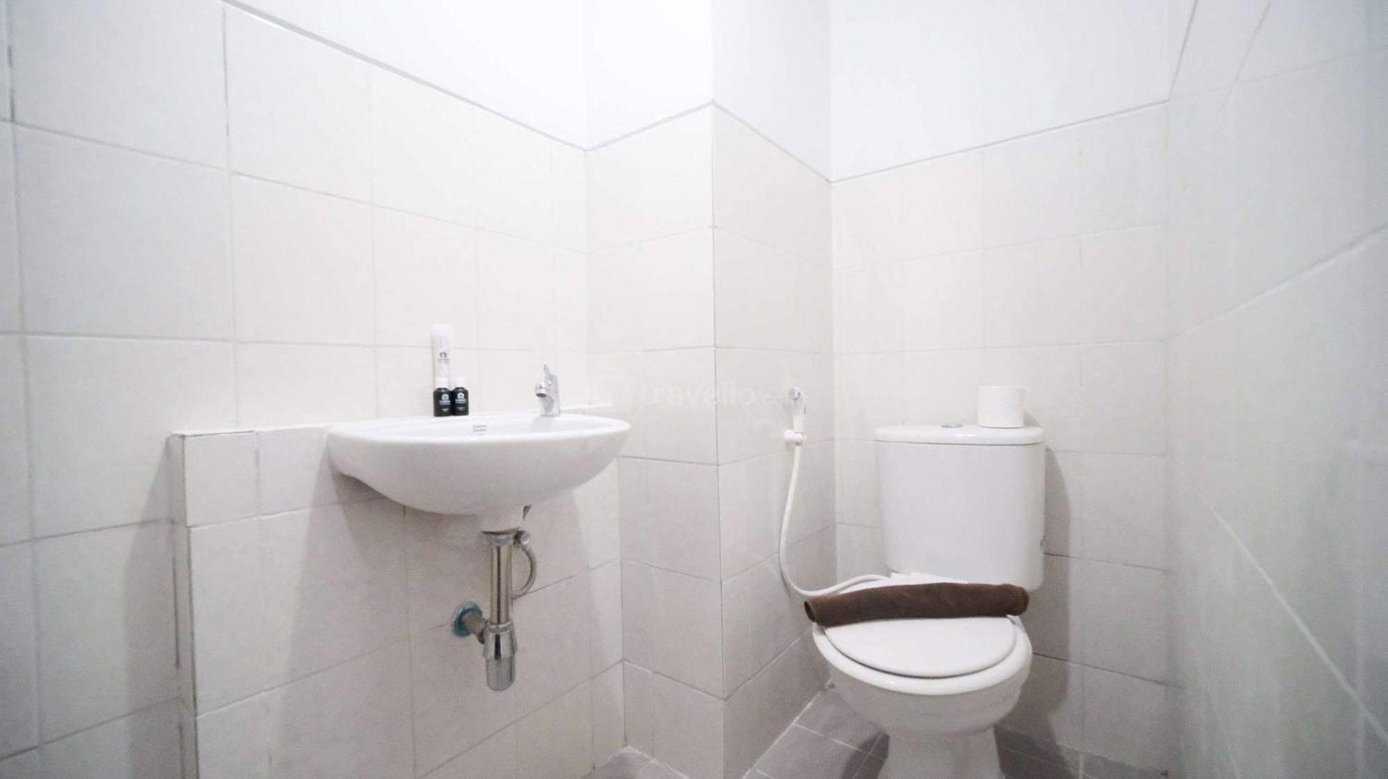 New With Strategic Location At Suncity By Travelio Apartemen Sidoarjo