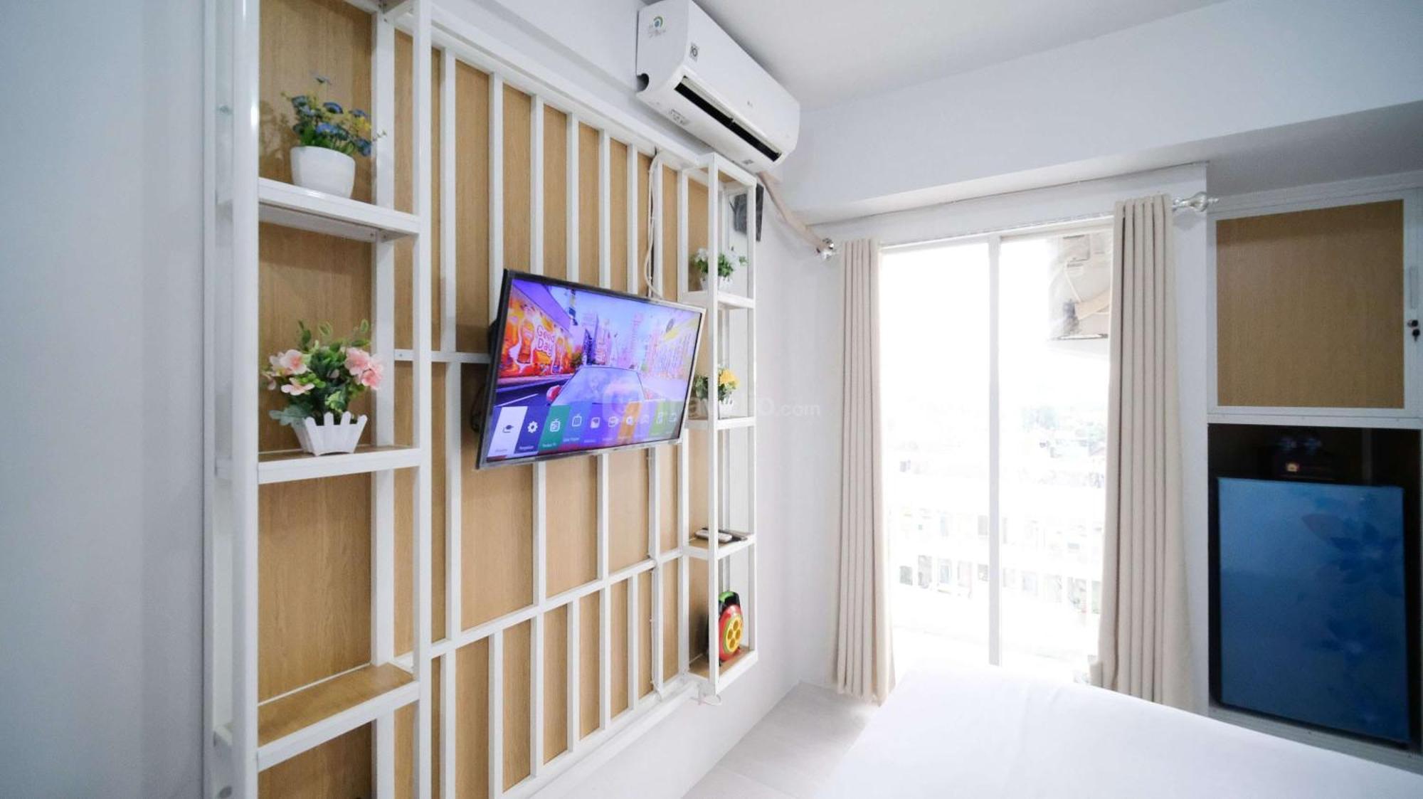 New With Strategic Location At Suncity By Travelio Apartemen